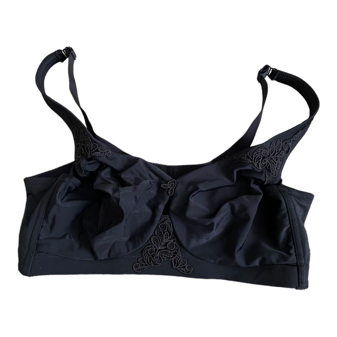 Enchanted Black Full Figure Full Coverage Wire-Free Bra Women's Size 40dd